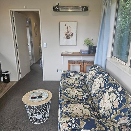 Misty Peaks Cottage Fox Glacier Bagian luar foto