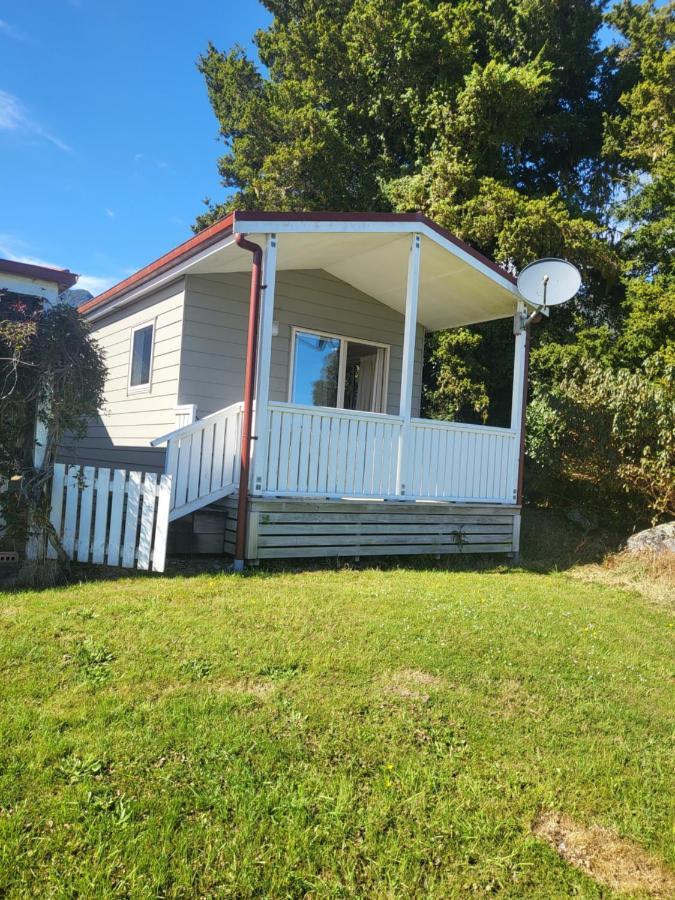 Misty Peaks Cottage Fox Glacier Bagian luar foto